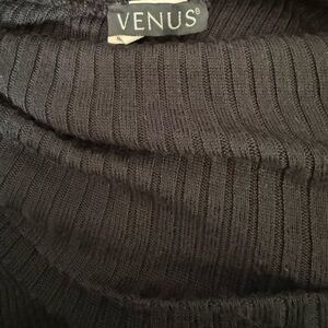VENUS Charcoal Ribbed Knit Top